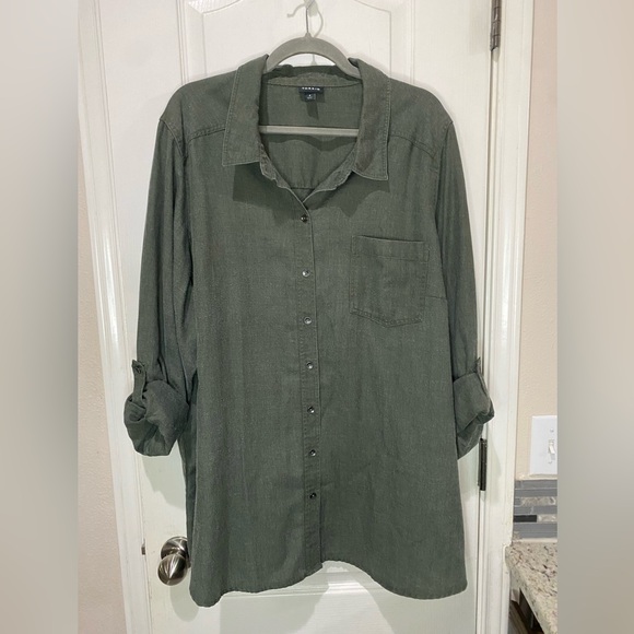 torrid Tops - Torrid Taylor Relaxed Fit Rayon Twill Button-Up Shirt